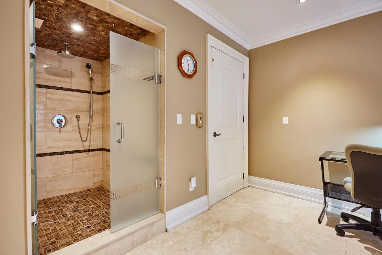 Elegant Apartment With Sauna Toronto Eksteriør billede